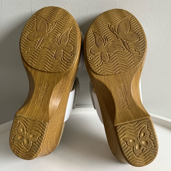 Alegria Embroidered Leather Wedge Sandals Size 8-8.5 - Picture 6 of 10